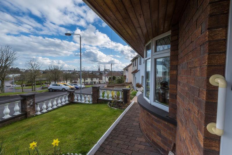 Spacious 4 Bedroom Home - 5 Min Walk To Town Enniskillen Eksteriør billede
