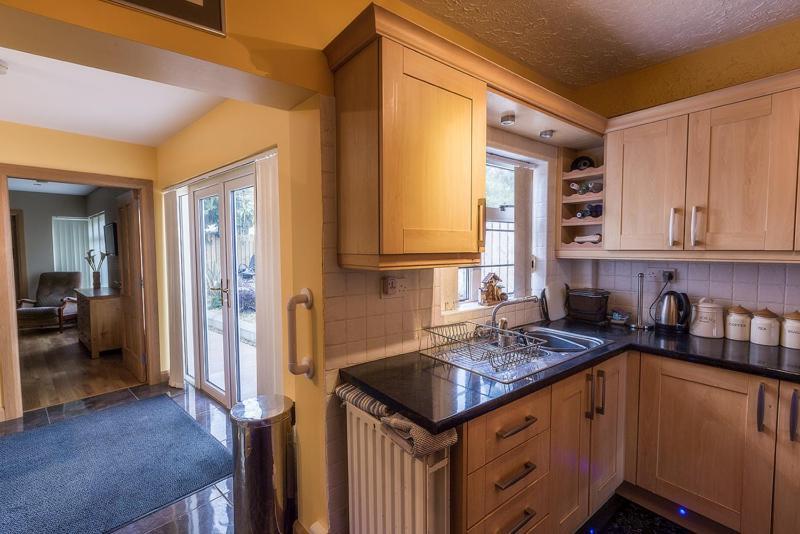 Spacious 4 Bedroom Home - 5 Min Walk To Town Enniskillen Eksteriør billede
