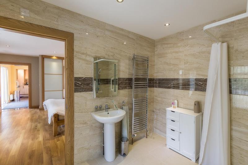 Spacious 4 Bedroom Home - 5 Min Walk To Town Enniskillen Eksteriør billede