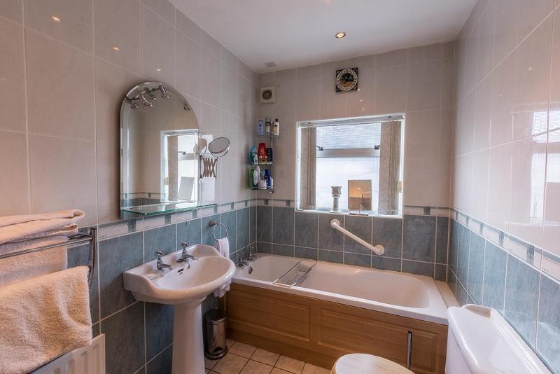 Spacious 4 Bedroom Home - 5 Min Walk To Town Enniskillen Eksteriør billede