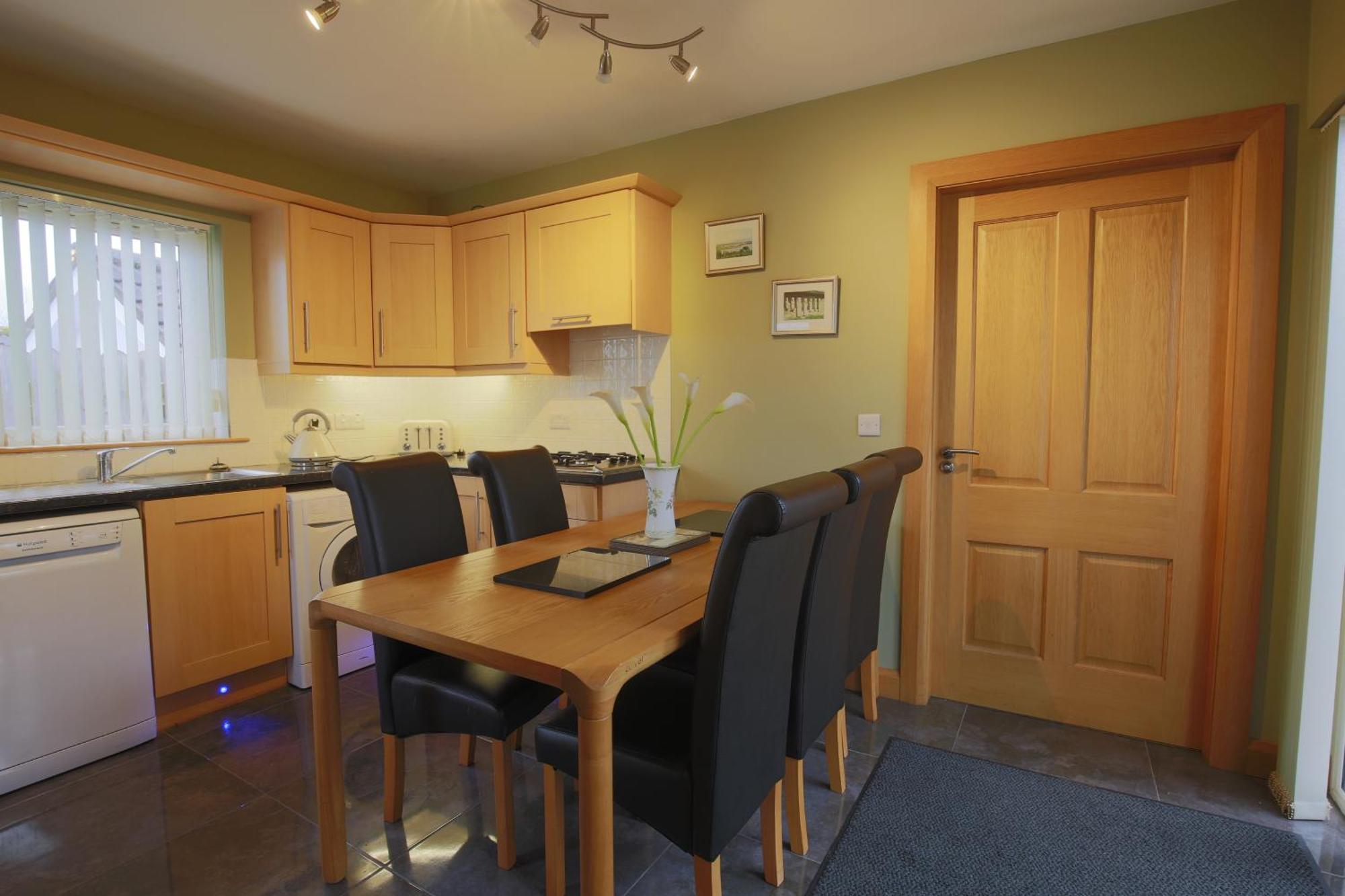 Spacious 4 Bedroom Home - 5 Min Walk To Town Enniskillen Eksteriør billede