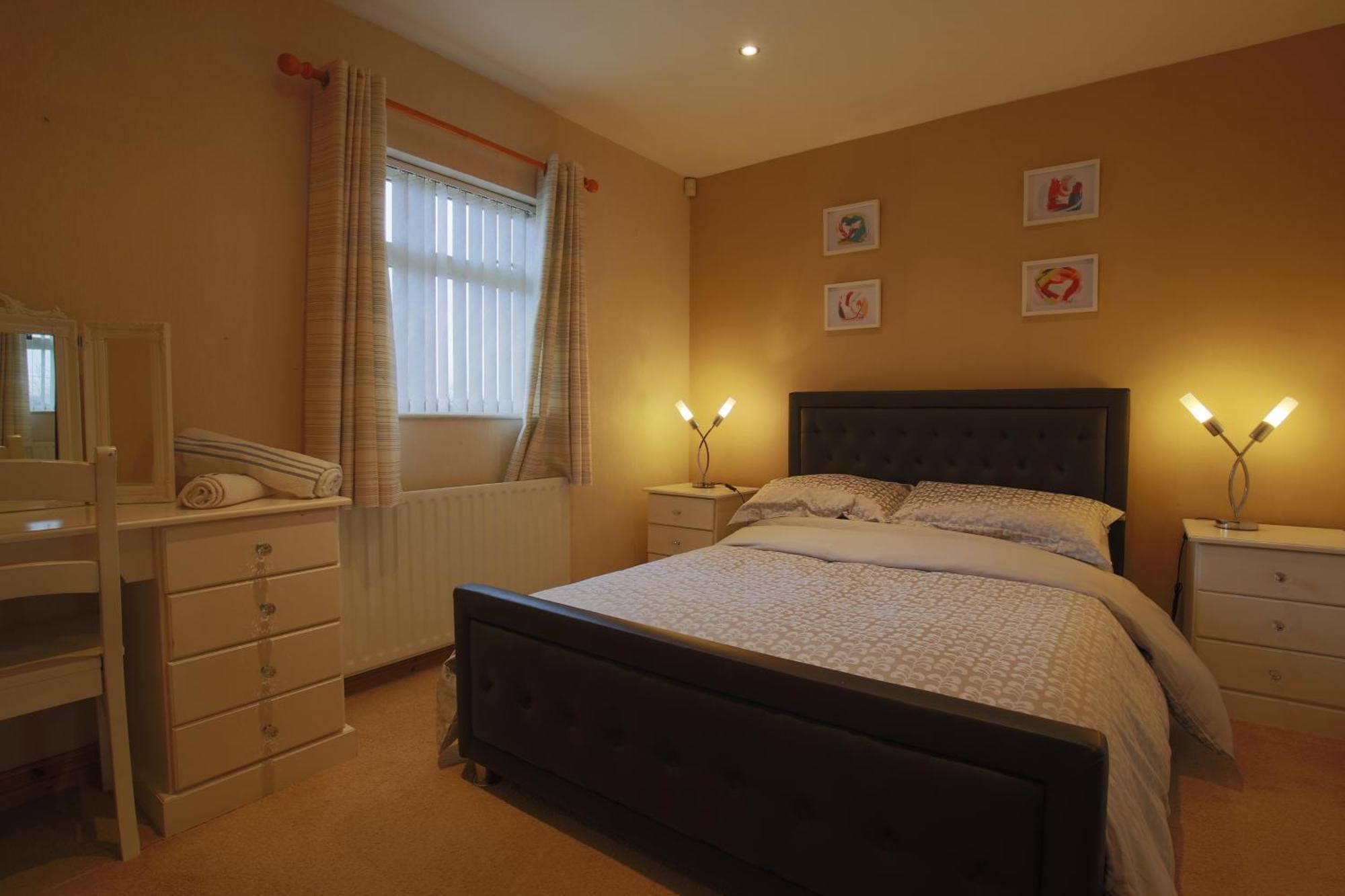 Spacious 4 Bedroom Home - 5 Min Walk To Town Enniskillen Eksteriør billede
